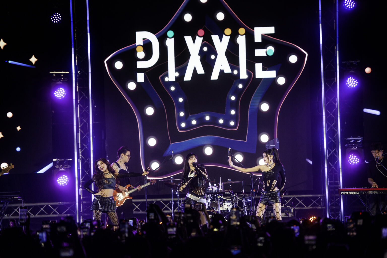 PiXXiE จากเกิร์ลกรุ๊ปจิ๋วสู่การเป็นตัวจี๊ดของวงการ T-Pop - ThaiPower.co
